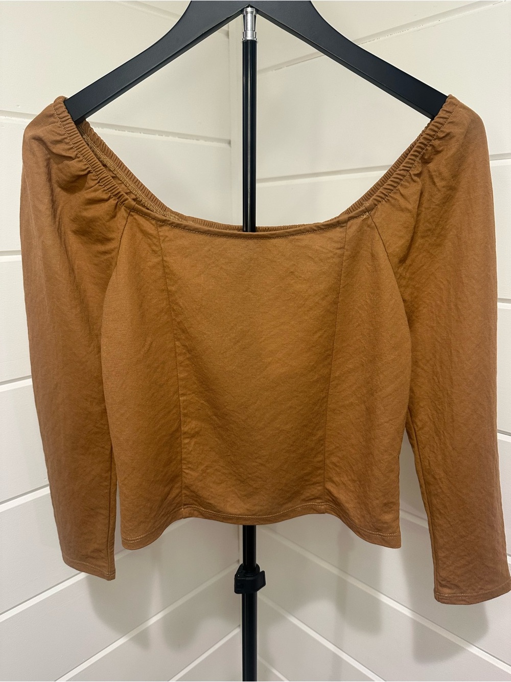 NWT || One Love Clothing Rust Brown Off-Shoulder Crop Top. Size: Small